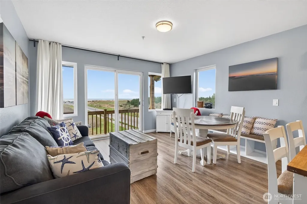 205 W Bolstad Avenue Long Beach WA 98631