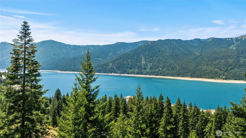 7 Carillon Cove Drive Ronald WA 98940