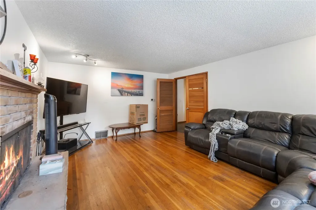 15433 SE 275th Street Kent WA 98042