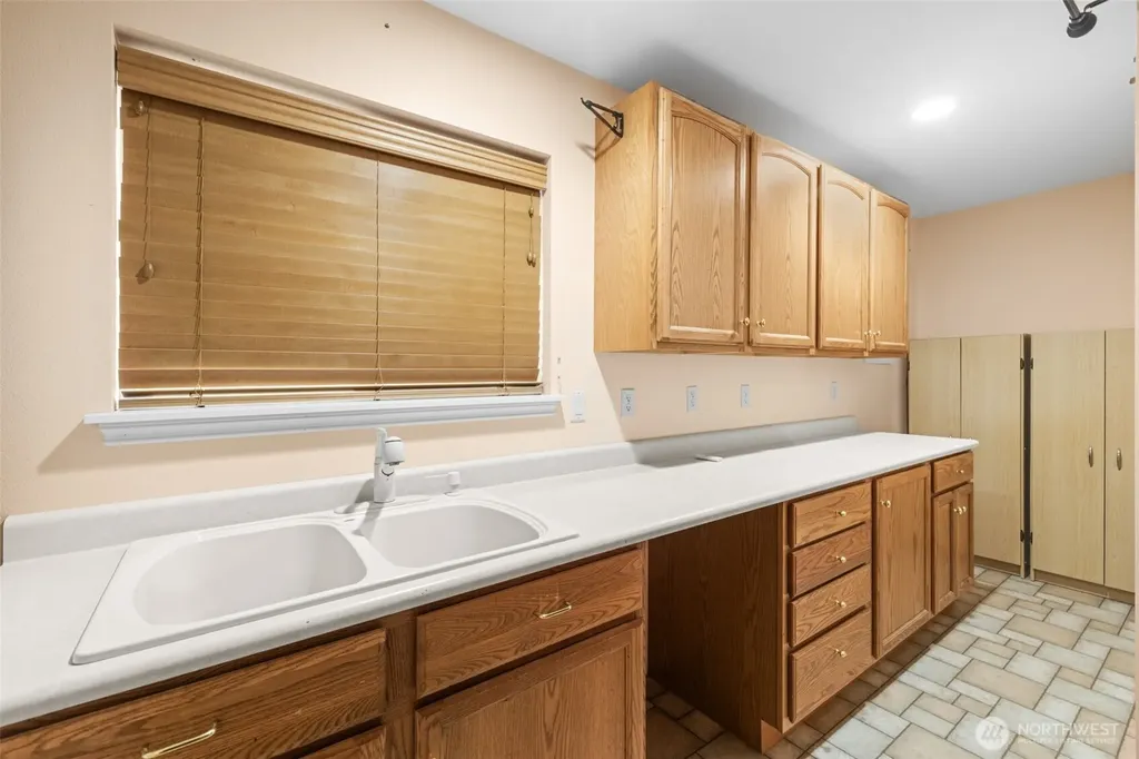 382 Discovery View Drive Sequim WA 98382