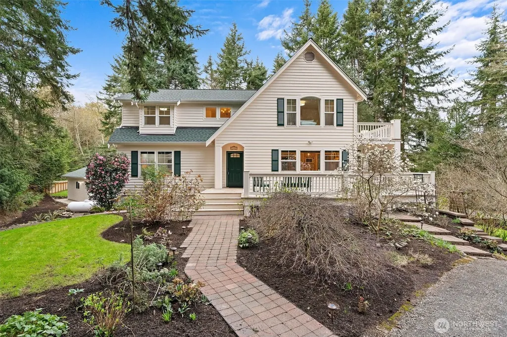 24801 Hillbend Lane NE Kingston WA 98346