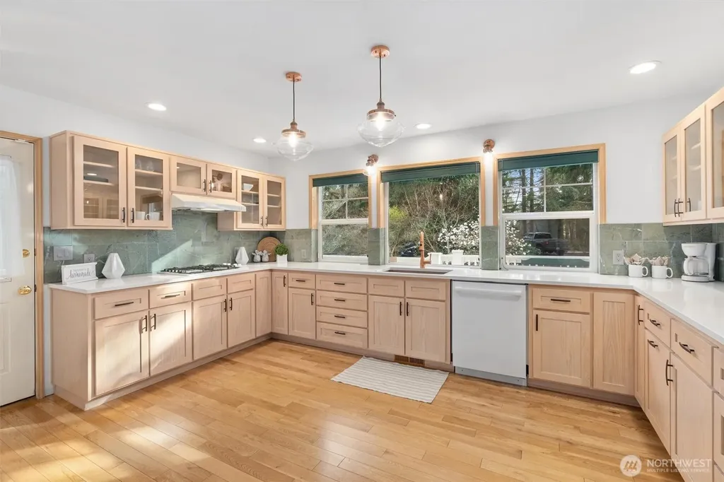 24801 Hillbend Lane NE Kingston WA 98346
