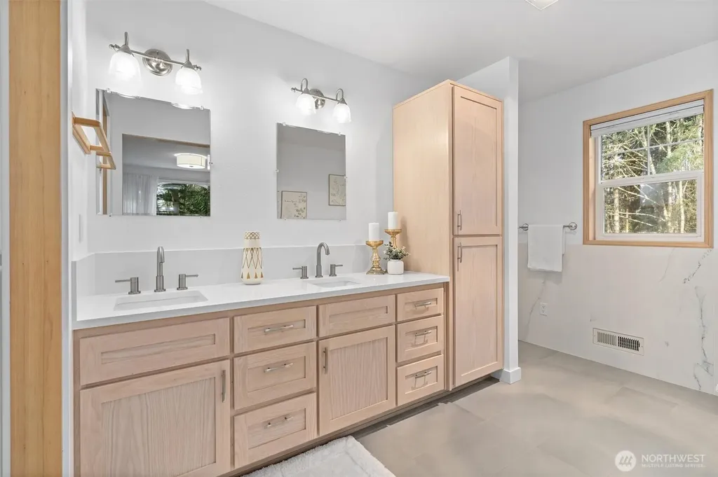 24801 Hillbend Lane NE Kingston WA 98346