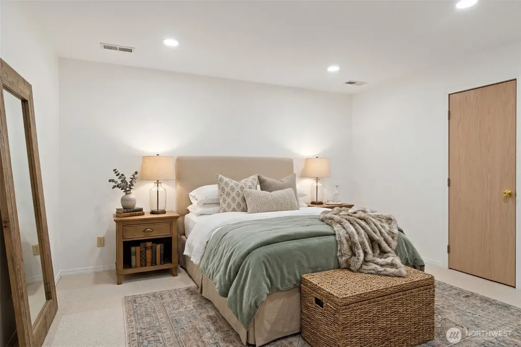 24801 Hillbend Lane NE Kingston WA 98346