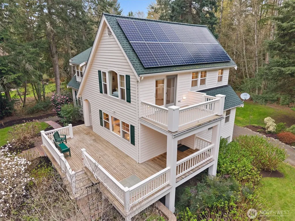 24801 Hillbend Lane NE Kingston WA 98346