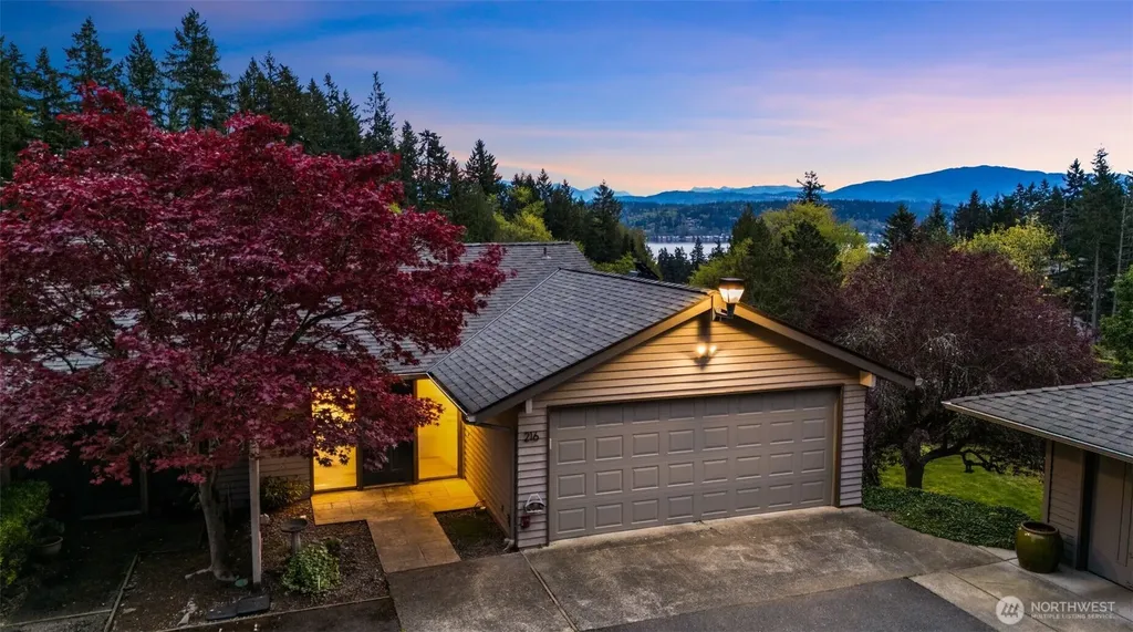 216 167th Place NE Bellevue WA 98008