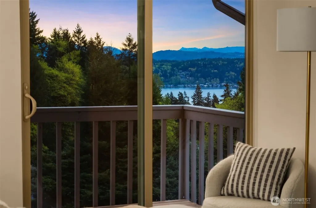 216 167th Place NE Bellevue WA 98008