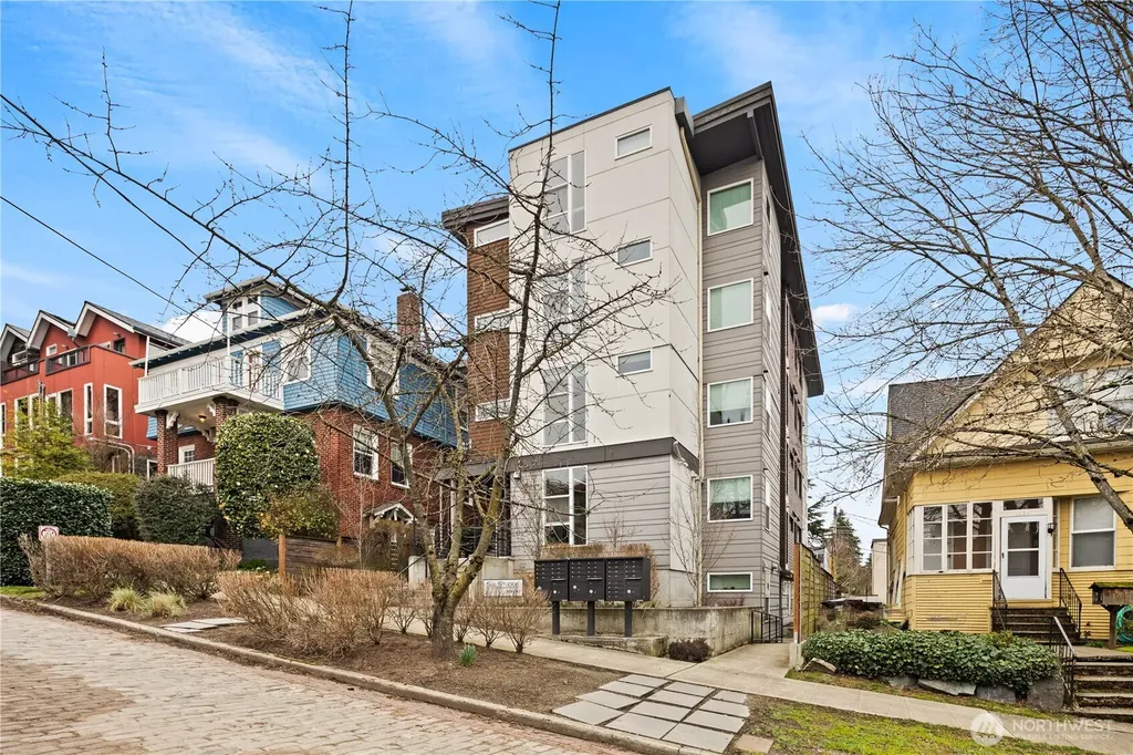 1814 E John Street Seattle WA 98112