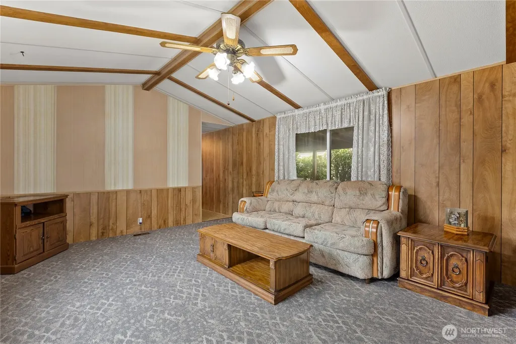 725 37th Street SE Auburn WA 98002