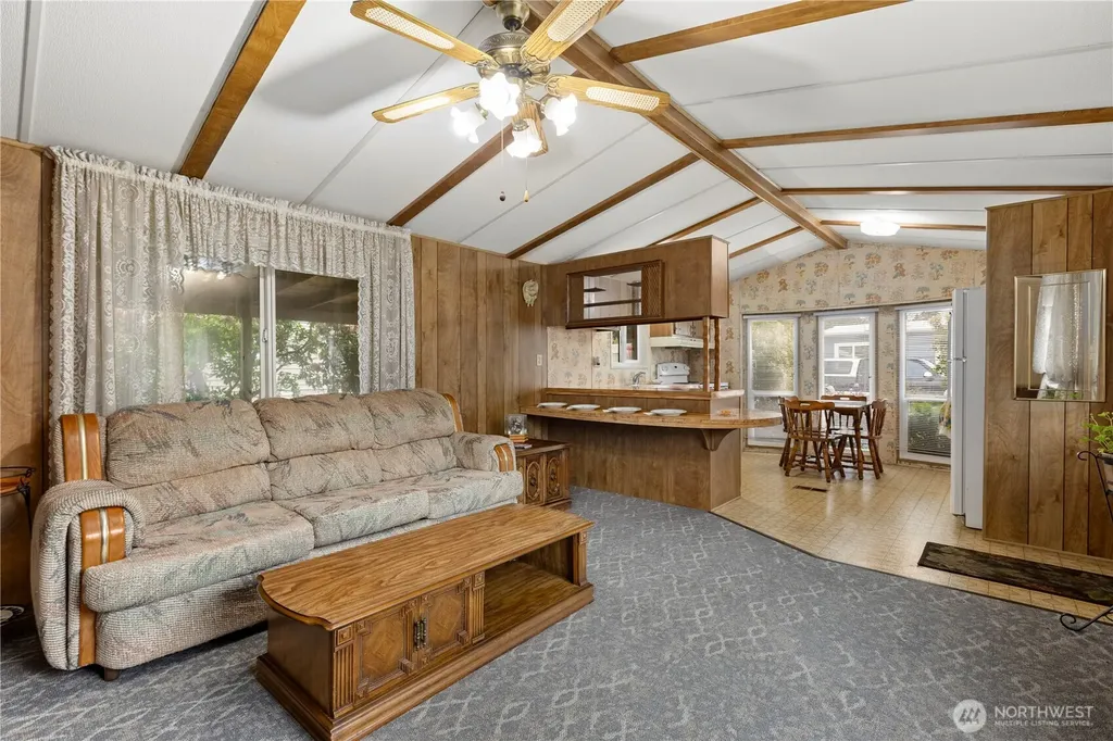 725 37th Street SE Auburn WA 98002