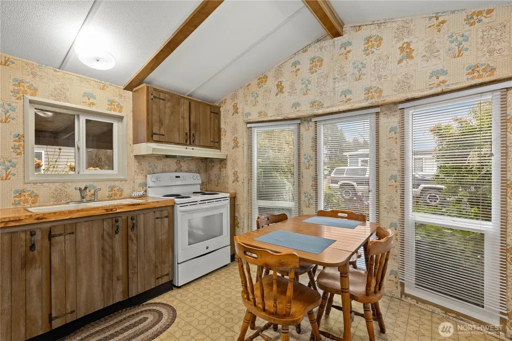725 37th Street SE Auburn WA 98002