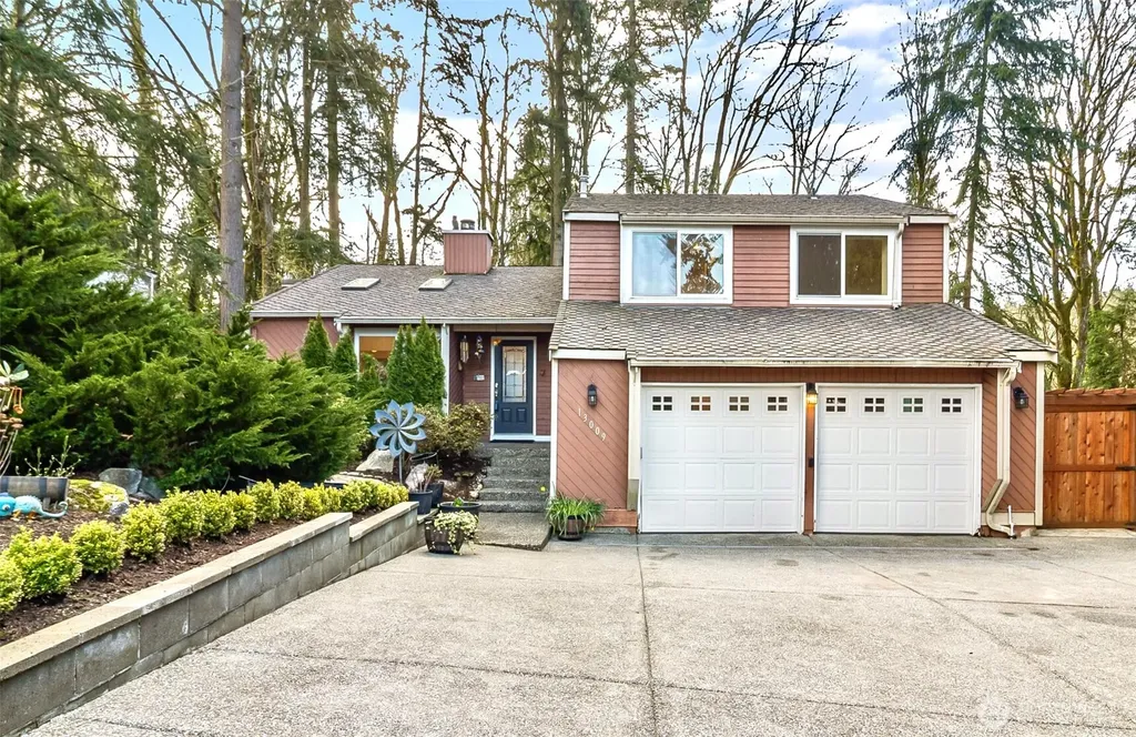 13009 SE 49th Street Bellevue WA 98006