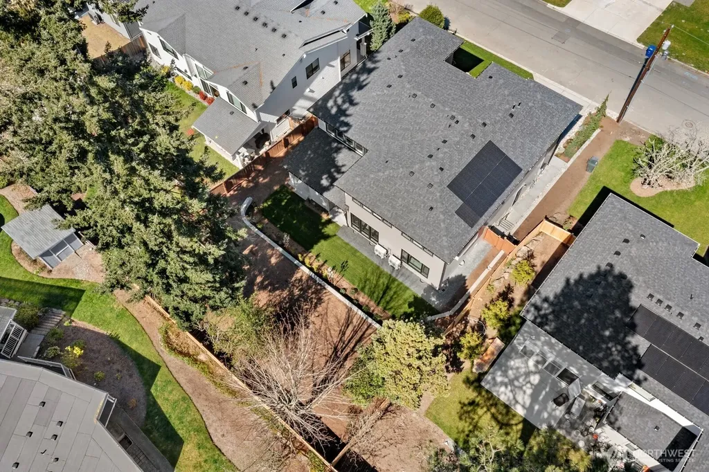 15045 SE 45th Place Bellevue WA 98006