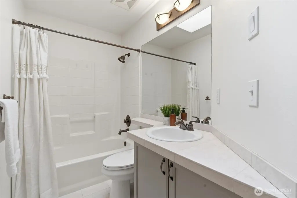 5157 NW Mystic Court Silverdale WA 98383
