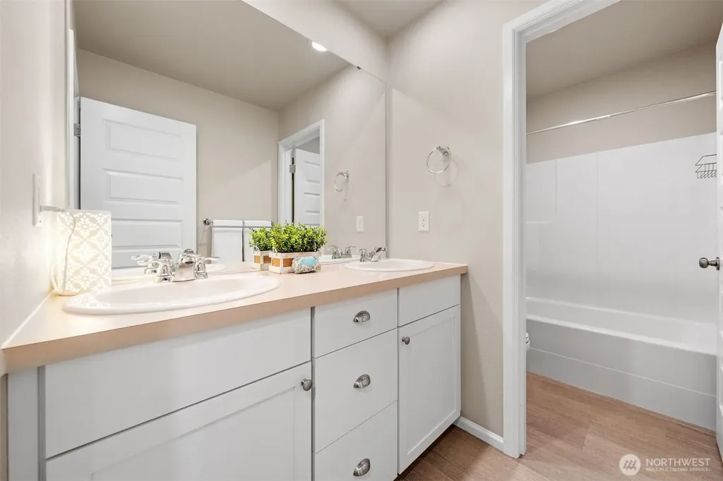 4207 Nettle Dr SE Port Orchard WA 98366