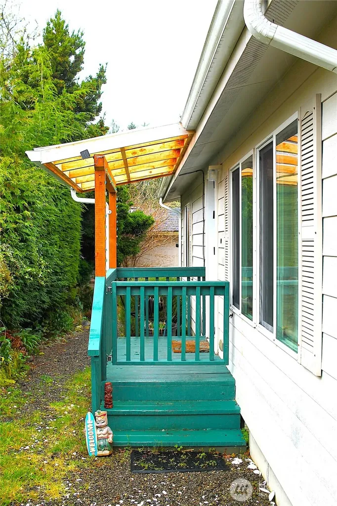 521 N Hoquiam Street Westport WA 98595