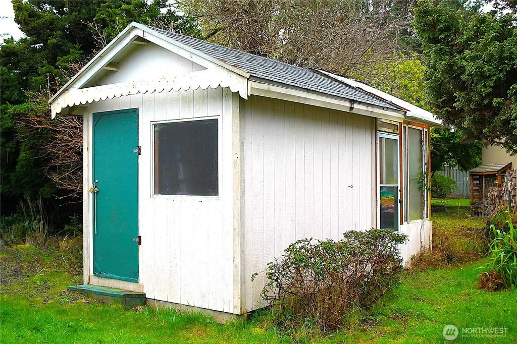 521 N Hoquiam Street Westport WA 98595
