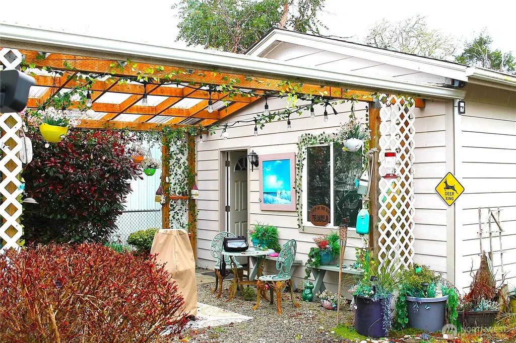 521 N Hoquiam Street Westport WA 98595