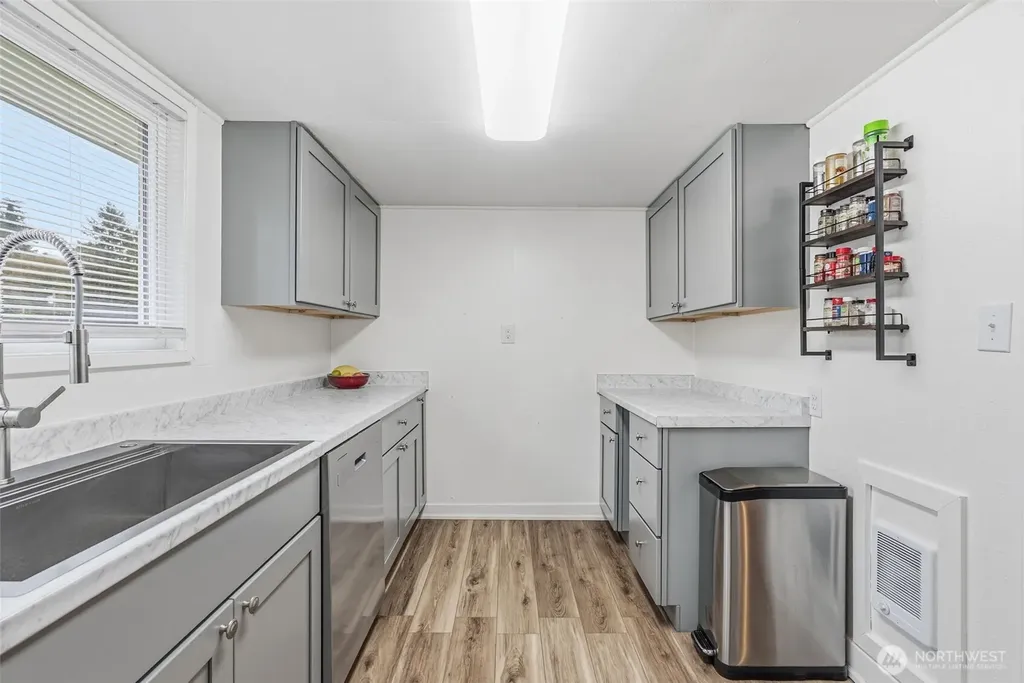 180 2nd Street Cathlamet WA 98612