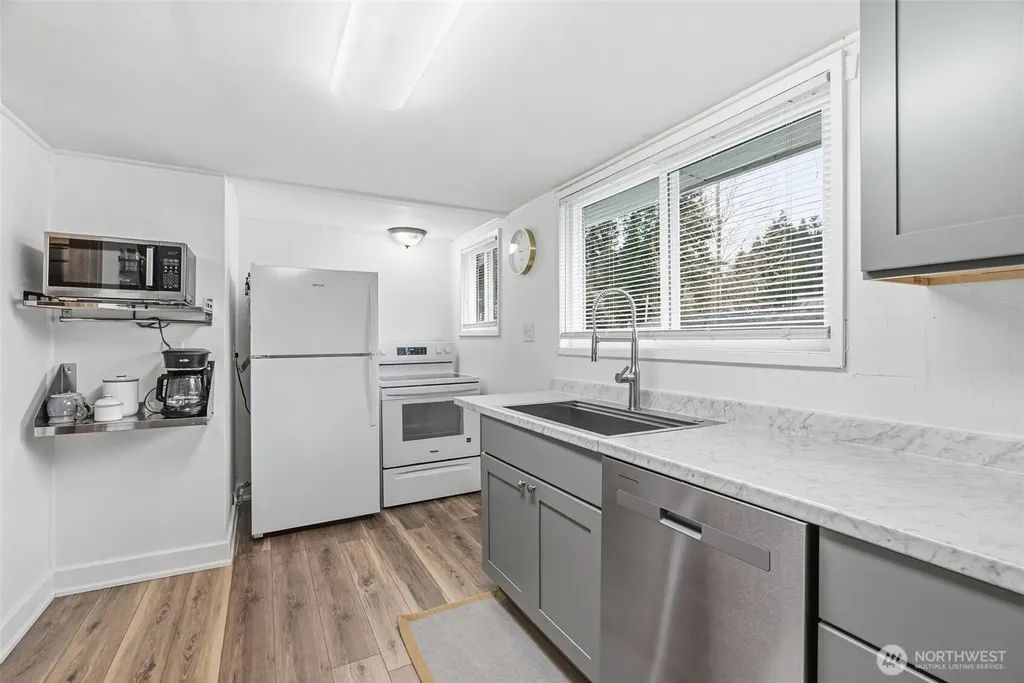 180 2nd Street Cathlamet WA 98612