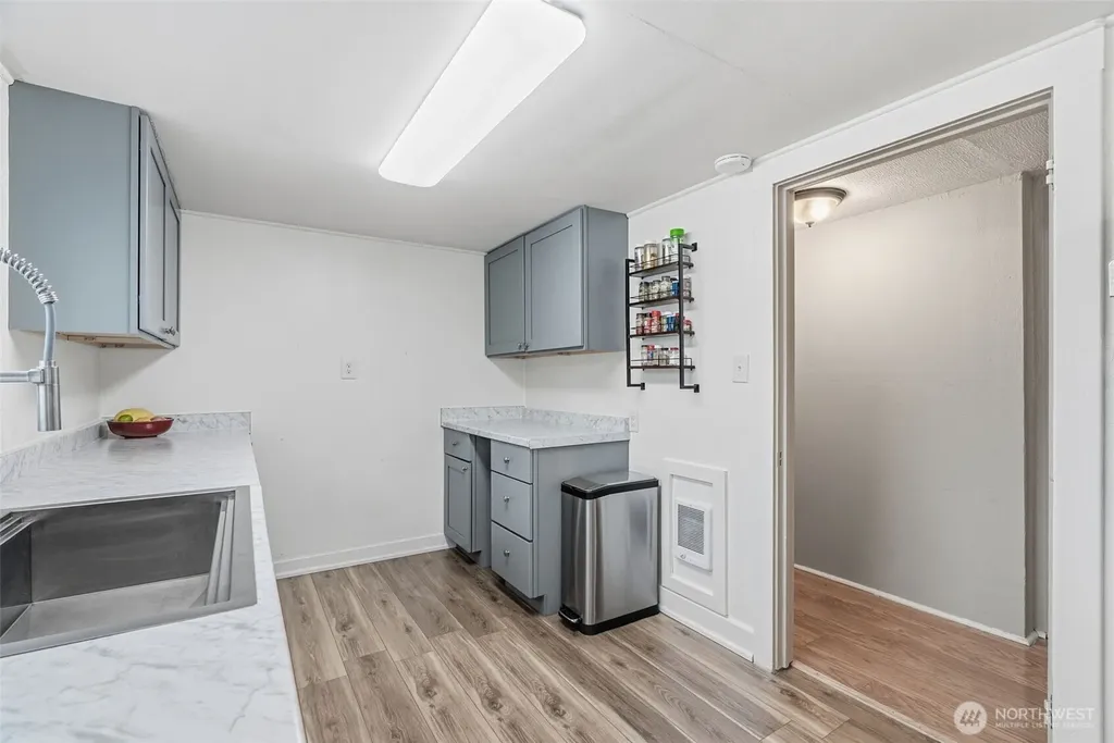 180 2nd Street Cathlamet WA 98612