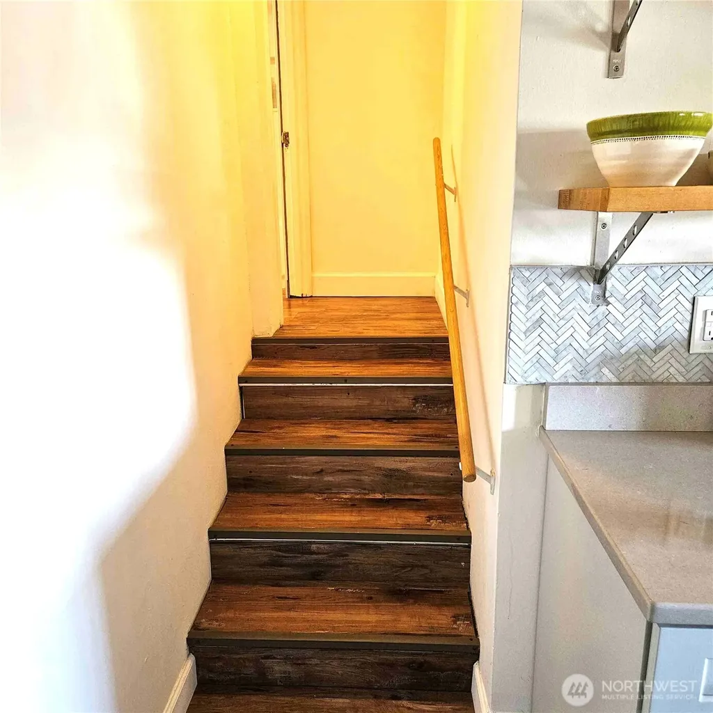 180 2nd Street Cathlamet WA 98612