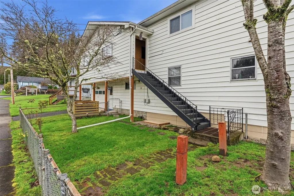 180 2nd Street Cathlamet WA 98612