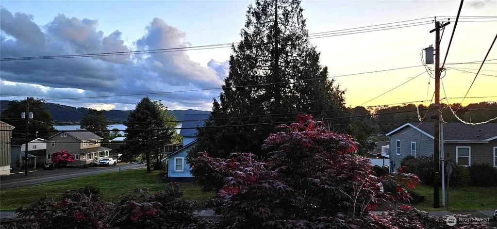 180 2nd Street Cathlamet WA 98612