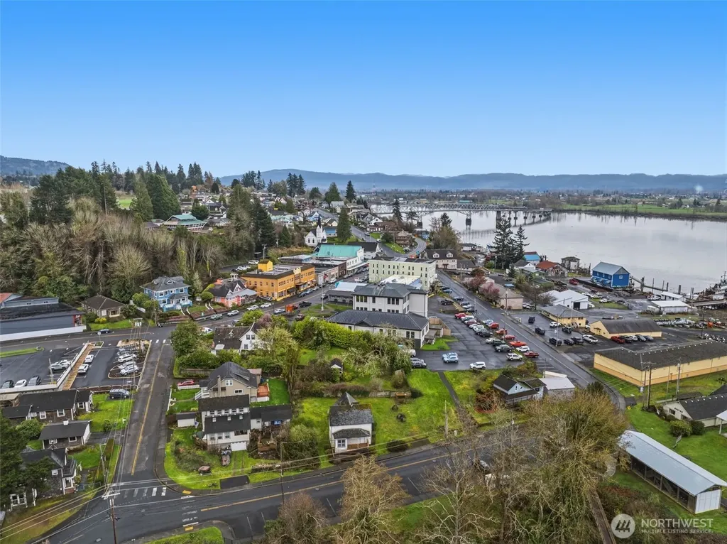 180 2nd Street Cathlamet WA 98612