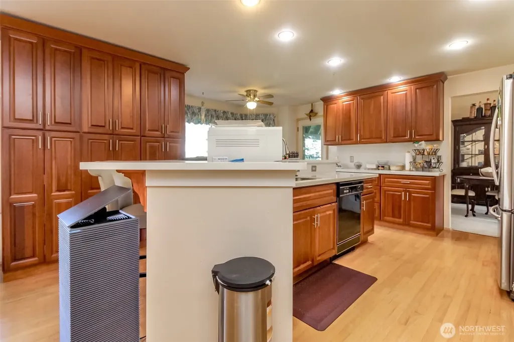176 Eagle Ridge Drive E Puyallup WA 98374