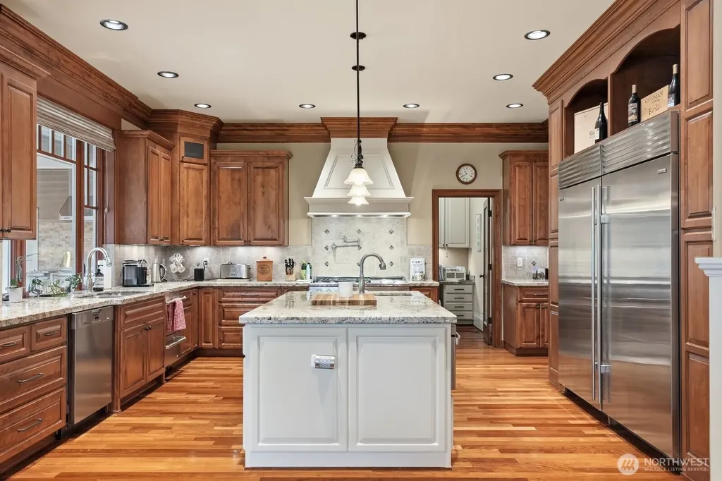 15923 163rd Avenue NE Woodinville WA 98072
