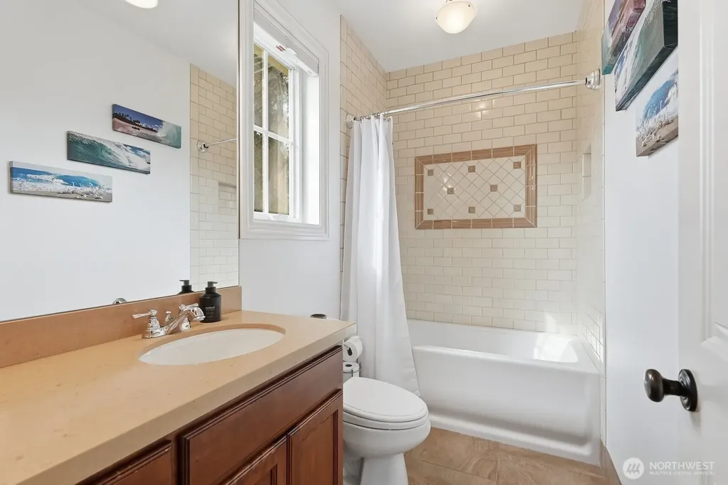 15923 163rd Avenue NE Woodinville WA 98072