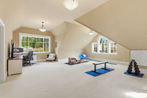 15923 163rd Avenue NE Woodinville WA 98072