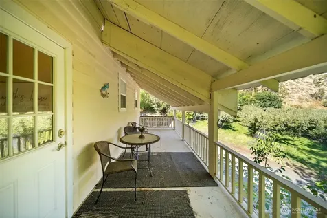5177 Woodring Canyon Road Cashmere WA 98815