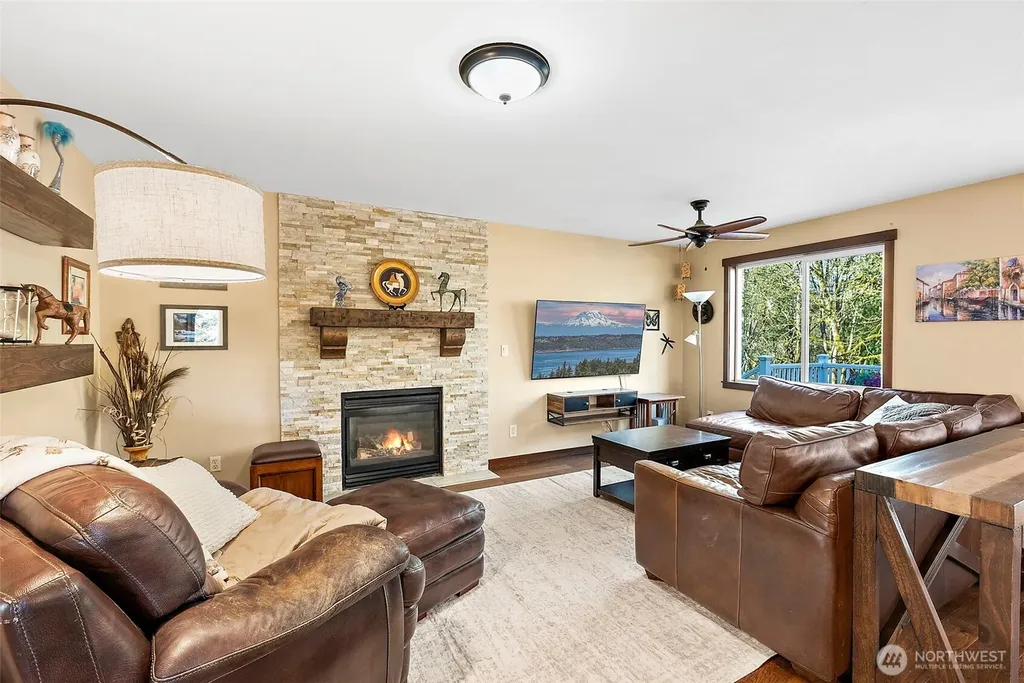 1312 203rd Avenue E Lake Tapps WA 98391