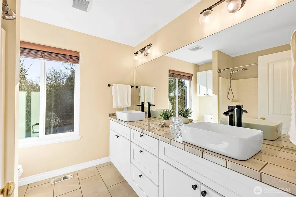 1312 203rd Avenue E Lake Tapps WA 98391