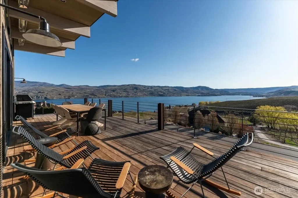 140 Clos Chevalle Road Chelan WA 98816