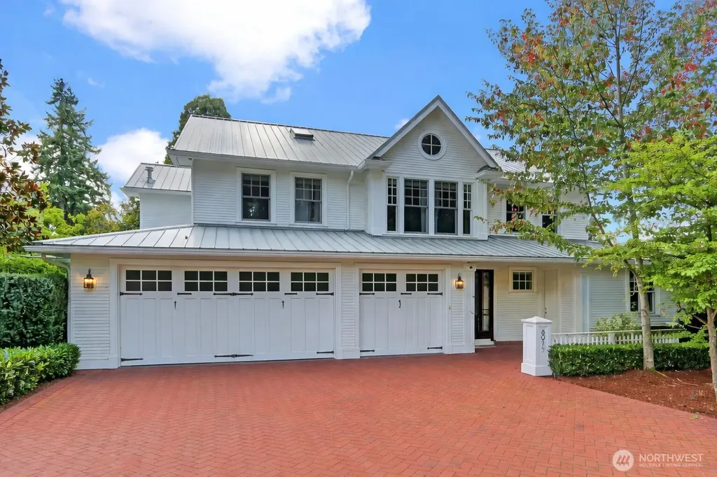 8975 NE 10th Street Bellevue WA 98004