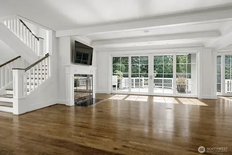 8975 NE 10th Street Bellevue WA 98004