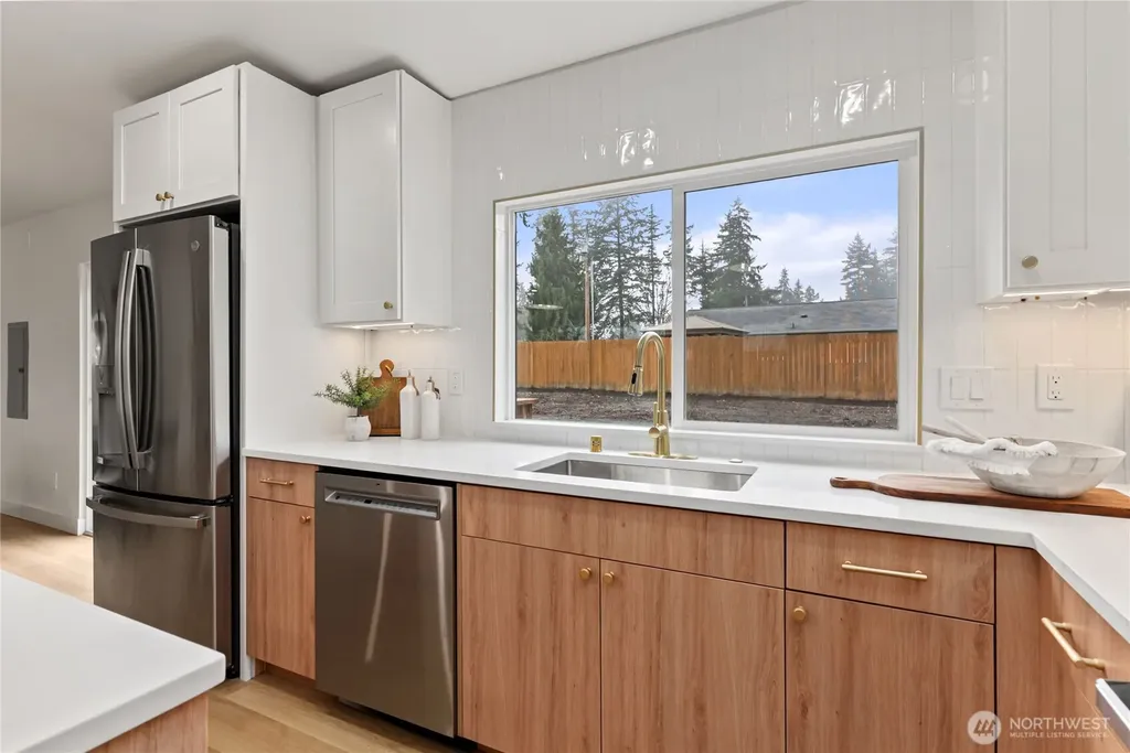 35851 12th Avenue SW Federal Way WA 98023