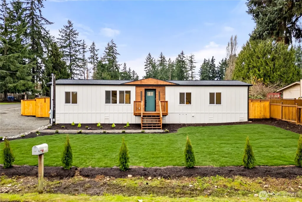 35851 12th Avenue SW Federal Way WA 98023