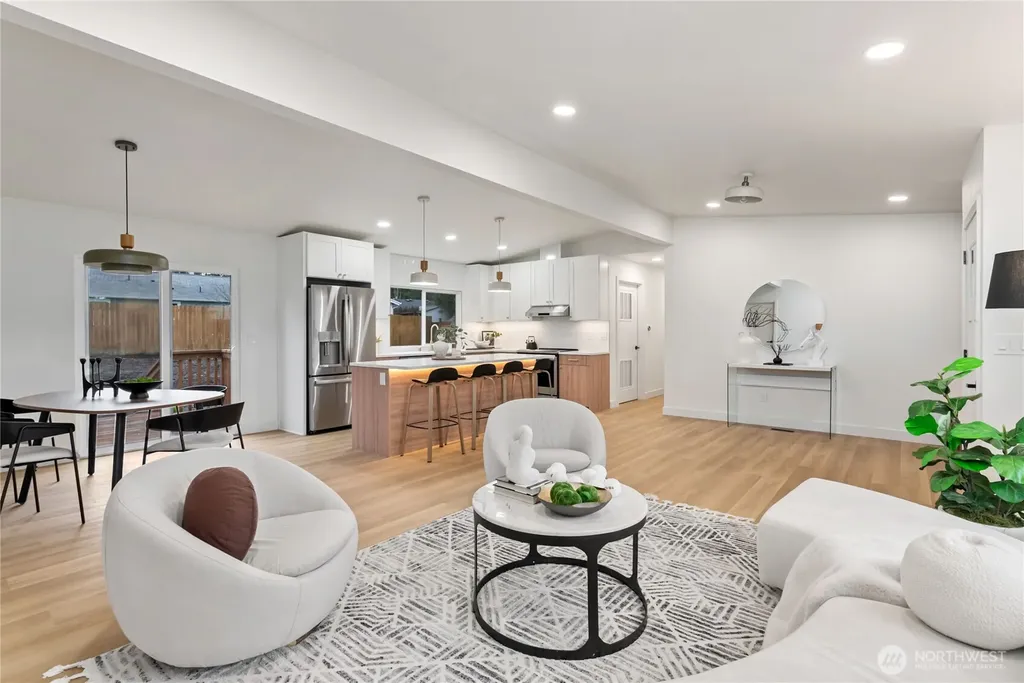 35851 12th Avenue SW Federal Way WA 98023