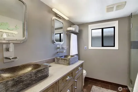 2401 N Northlake Way Seattle WA 98103