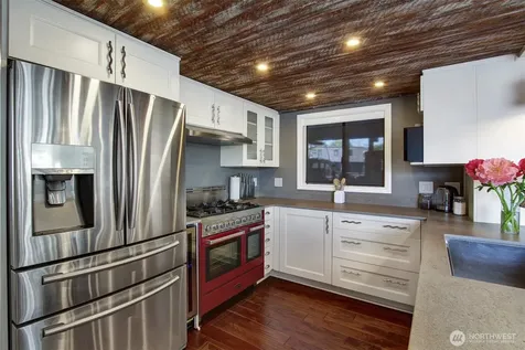 2401 N Northlake Way Seattle WA 98103