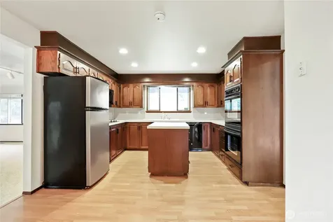 17415 79th Avenue E Puyallup WA 98375