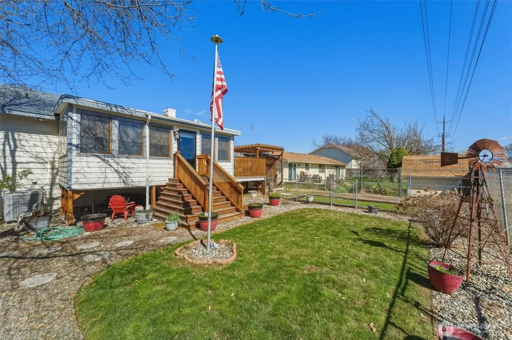 1140 SE Colonial Drive College Place WA 99324
