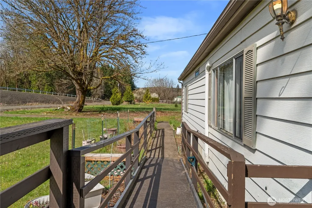 110 Chandler Road Chehalis WA 98532