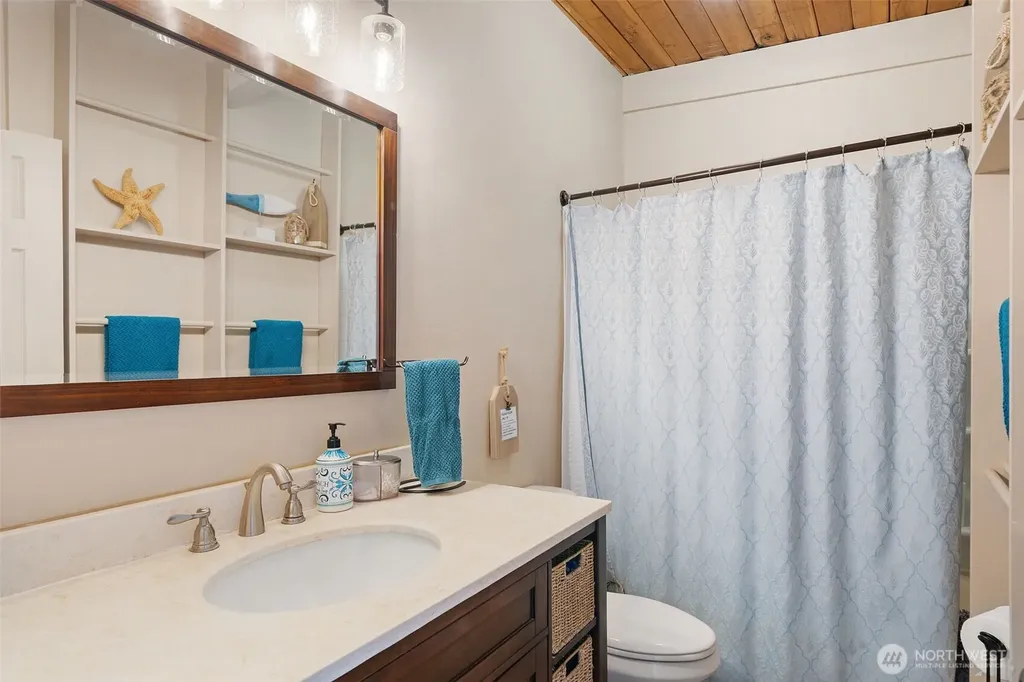 9661 NE North Shore Road Belfair WA 98528