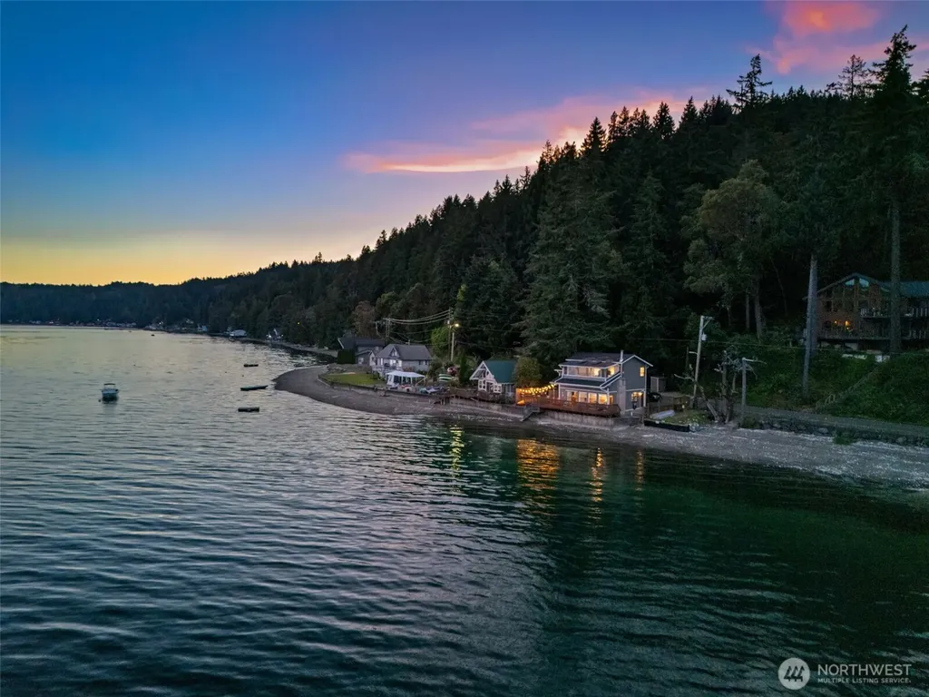 9661 NE North Shore Road Belfair WA 98528