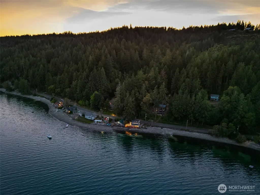 9661 NE North Shore Road Belfair WA 98528